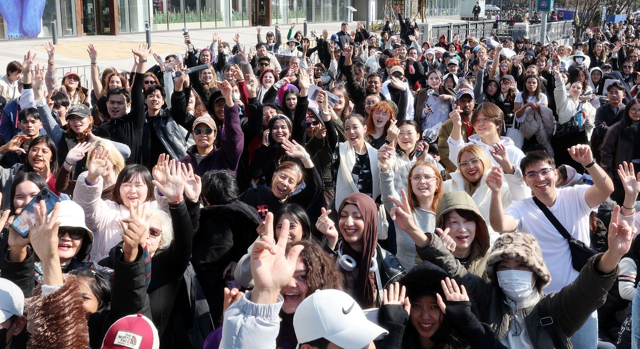 광화문광장 혼잡 및 안전 통제 관련 보도 이미지