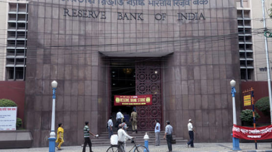 규제권·은행·거래소의 엇갈린 행보.. 인도는 지금?