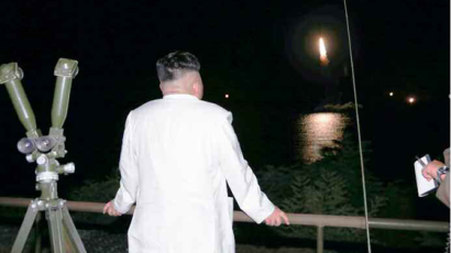 [김정은 탐험 (18)] 북한은 왜 미사일을 일본으로 쏘나?