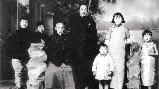사진과 함께하는 김명호의 중국 근현대 50여 년간 정체 감춘 ‘홍색 특수공작원’ 옌바오항