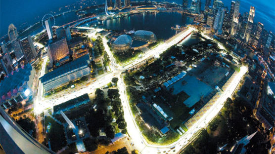 시속 350km 한밤의 질주, 싱가포르 도심 가른 F1