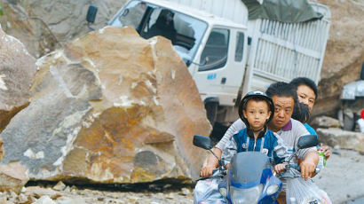 중국 윈난성 지진 사망자 최소 89명