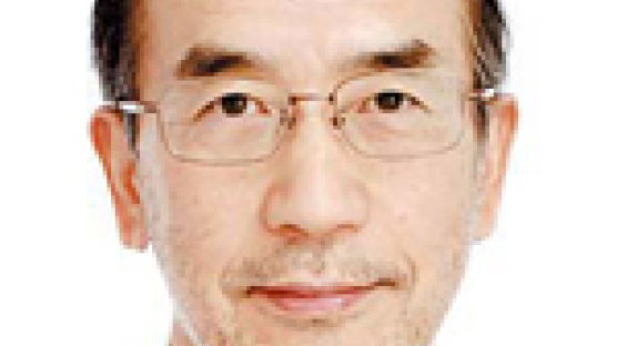 “일본 되찾자” 외치는 아베, 전후체제 탈각 위해 배수진