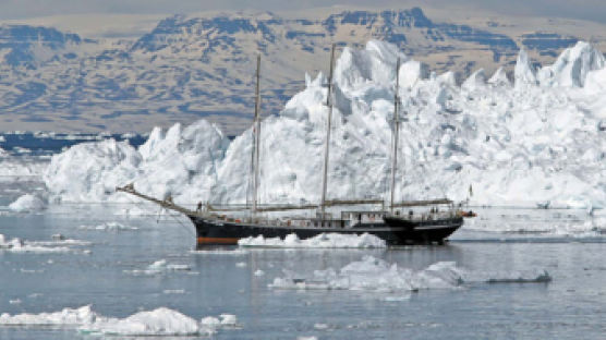 얼음 녹은 북극 항로, 지구 에너지 자원의 20% 품은 각축장