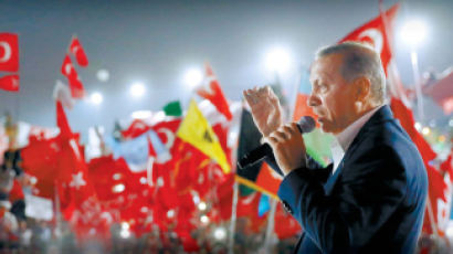 “쿠데타 진압은 제2 독립”… ‘뉴 터키’ 국부 넘본다