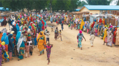 구호의 손길 기다리는 나이지리아 난민들