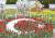 에버랜드는 지난달 튤립축제 25주년을 맞아 포시즌스 가든에 터키 정원을 조성했다. 터키는 튤립의 원산지다. 꽃밭은 빨간색 바탕에 흰색 초승달과 별이 새겨져 있는 터키 국기를 형상화했다. [뉴시스]