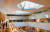 핀란드 대표 건축가이자 디자이너인 알바 알토가 1960년대 지은 아카데미아. 천장에 기하학적 창을 배치하고 시야를 넓힌 개방형 구조다. 영화 ‘카모메 식당’의 배경이 됐던 카페 알토가 보인다.