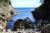 게센누마·가라쿠와 코스에 있는 쓰나미 바위. 쓰나미에 바위 3개가 해안까지 떠밀려 왔다. 큰 바위는 지름이 6m무게가 150t이 된다고 한다. 손민호 기자