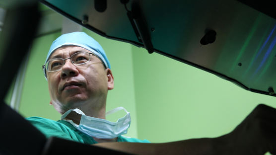 미국 의사들도 배운다, 대장암 복강경·로봇 수술 ‘사부님’