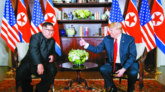 김정은은 비핵화하는 척하고 트럼프는 믿는 척한다