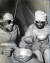 1950년 안나푸르나 등정 중 텐트 안에서 휴식을 취하고 있는 루이 라슈날(왼쪽)과 리오넬 테레이. [중앙포토] 