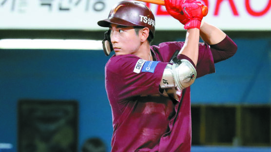 ‘봄 야구’로 팬·돈 잡는 MLB…해외에 돈 쏟는 한국