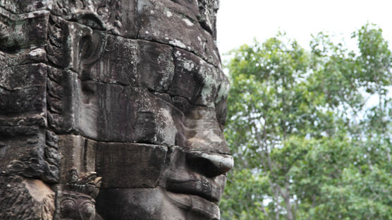 정글 속 미스터리 지상최대 사원…“앙코르” 부르는 800년 전 시간여행