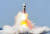 중국이 작년 개발 성공한 잠수함 탄도미사일 쥐랑-3 발사 모습 . [중국군망 캡처]