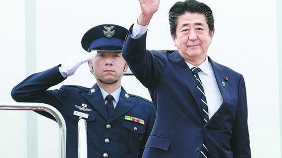 아베 “국가 신뢰 해쳐”…한국에 책임 떠넘기며 추가 보복 준비