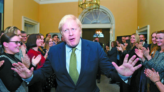 [사진] 총선 압승, 얼굴 편 영국 총리