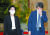 김현미 국토교통부 장관(왼쪽)과 이동걸 KDB 산업은행 회장이 11일 정부서울청사에서 열린 회의를 마치고 나오고 있다. [연합뉴스]