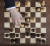 지난 12월 18일 한국 최초의 세계체스연맹 공인 인스트럭터인 김상윤씨가 체스 두는 법을 설명하고 있다. 김현동 기자