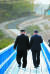 2018년 4월 27일 판문점에서 열린 남북 정상회담에서 문재인 대통령(오른쪽)과 김정은 북한 국무위원장이 수행원 없이 도보다리를 산책하며 담소를 나누고 있다. 김상선 기자