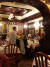 스페인 마드리드의 노포 레스토랑. 셰프가 일일이 테이블을 찾아다니며 인사하는 모습. [사진 박진배]