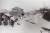 1904년에 찍은 지금의 명동 입구 모습. 명동은 진고개길에 이웃한 곳으로, 당시 물이 귀해 사진 속의 아낙처럼 물을 길러 다녀야 했다. [사진 한국의백년]