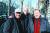 2016년 2월 암스테르담의 피터 반 뷰런 자택에서 허우샤오셴 감독, 피터, 김동호가 만났다(왼쪽부터). 이날이 피터와의 생전 마지막 만남이 될 줄은 몰랐다. [사진 김동호]