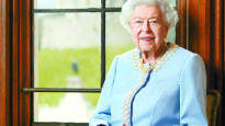 2월에 즉위한 영국 여왕 기념 공휴일, 6월에 지정 왜?