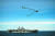 지난 6일 북유럽 발트해에서 진행된 나토 합동군사훈련에서 편대를 형성한 나토 전투기들이 미 해군 강습상륙함 위를 지나고 있다. [AFP=연합뉴스]