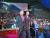 김동호 부산영화제 명예집행위원장(왼쪽)과 배우 강수연이 2011년 10월 부산 영화의전당 공식 개관식에 참석하기 위해 입장하고 있다. [사진 김동호]