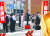 8일 오전 피격 직전의 아베 신조 전 일본 총리(가운데)가 나라시 야마토사이다이지역 앞에서 참의원 선거 유세를 하고 있다. [EPA=연합뉴스]