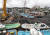 2일 울산 북구 정자항에서 어민들이 태풍 ‘힌남노’에 대비해 어선을 육지로 옮기고 있다. [뉴스1]