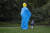 야외 공원에 펼쳐진 ‘프리즈 조각’ 섹션 중 우고 론디노네의 작품 ‘블루 옐로 몽크’. [사진 프리즈 아트페어]
