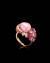 복숭아 빛깔 콩크 진주, 핑크 사파이어, 투명 다이아몬드를 톤온톤으로 조합한 반지. [사진 샐리 손]