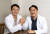 의사 형제인 이재일(왼쪽), 이재현씨가 12일 서울 서초구 한 카페에서 본지와 인터뷰에 앞서 사진 촬영에 임하고 있다. 김상선 기자