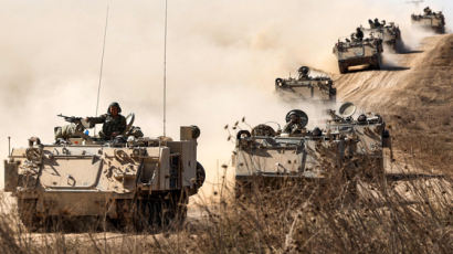 [사진] 가자지구로 향하는 이스라엘 장갑차부대
