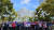 지난달 10일 2030부산월드엑스포 범시민유치위원회가 부산시청 광장에서 개최한 ‘2030 부산 엑스포’ 유치 기원 행사에서 참석자들이 엑스포 유치에 대한 소망을 담아 비둘기를 날리고 있다. [연합뉴스]