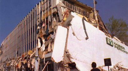 [1994.01.17] LA 진도 6.6 지진 강타