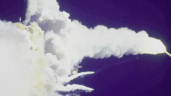 [1986.01.28] 챌린저호, 발사 75초만에 공중 폭발