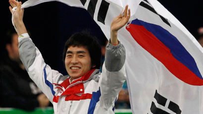 [2010.02.24] 이승훈, 올림픽 신기록으로 금메달