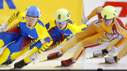 [2002.04.08] 김동성, 세계쇼트트랙대회 첫 전관왕