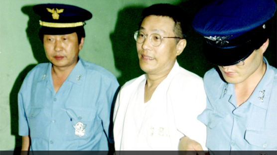 [1993.04.27] 황석영, 국가보안법 위반으로 구속