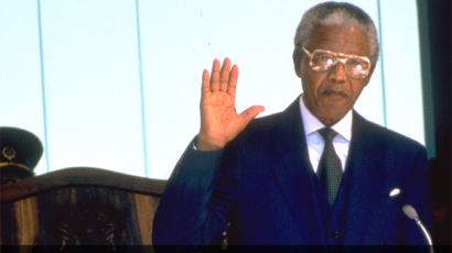 [1994.05.09] 넬슨, 남아공 첫 흑인 대통령 선출