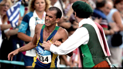 [2004.08.30] 아테네 올림픽 마라톤 경기 중 관중 난입