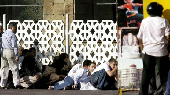 [2008.11.26] 인도 뭄바이 연쇄 테러로 172명 사망